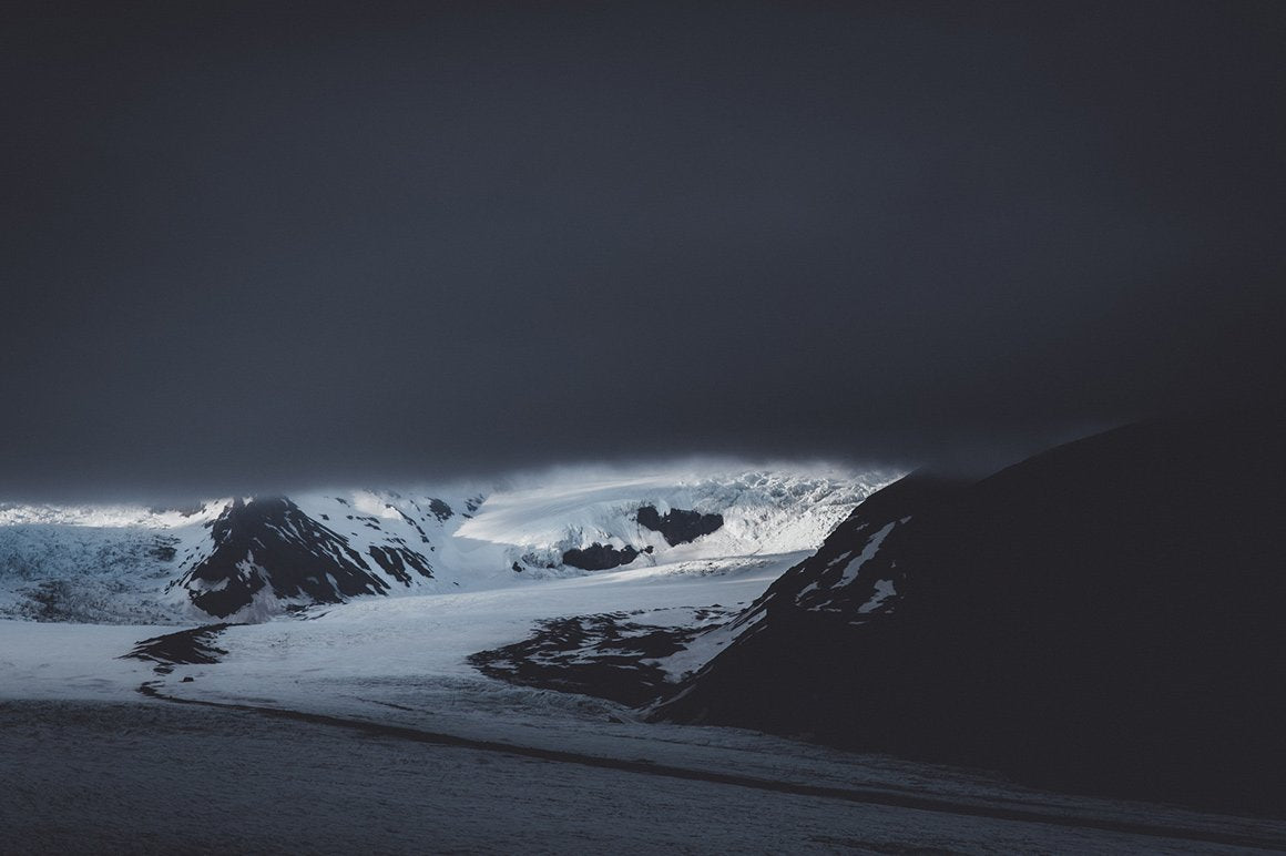 Matte & Gloomy – Lightroom Presets (Artist Series)